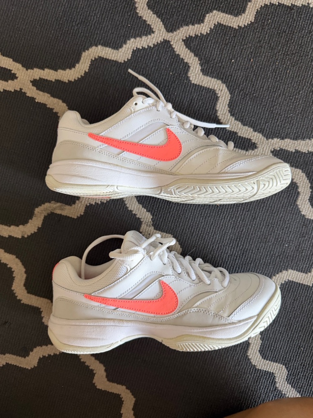 Nike White Sneakers with Coral Pink Swoosh 6.5 Us $30